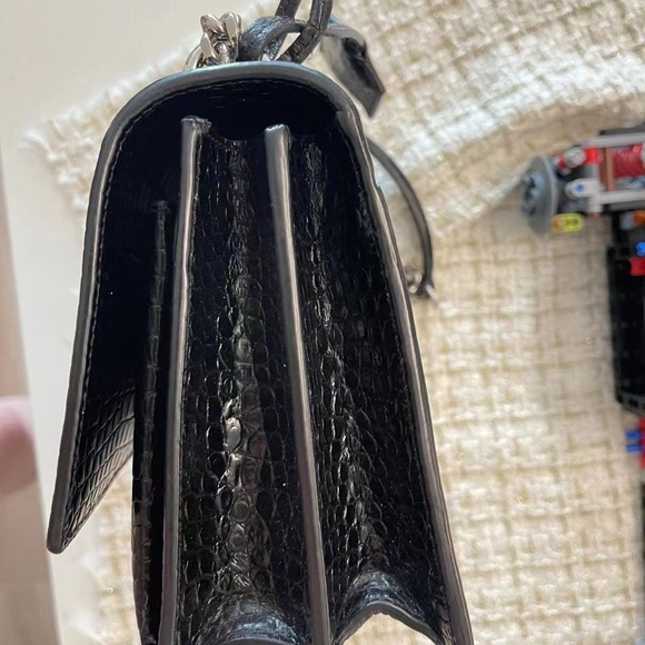 SAINT LAURENT SUNSET MEDIUM CHAIN GAB IN CROCODILE EMBOSSED SHINY LEATHER - Picture 5 of 7